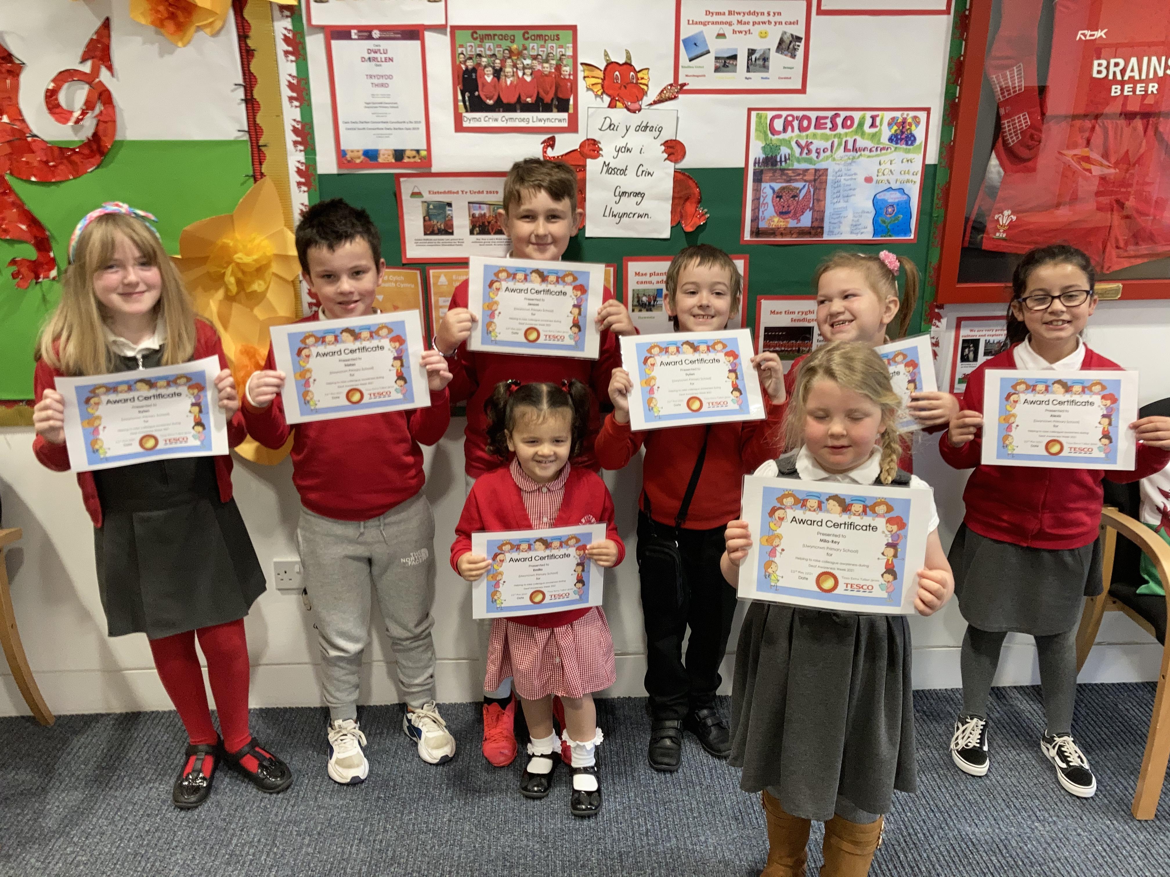 The children received certificates from Tesco to say thank you 